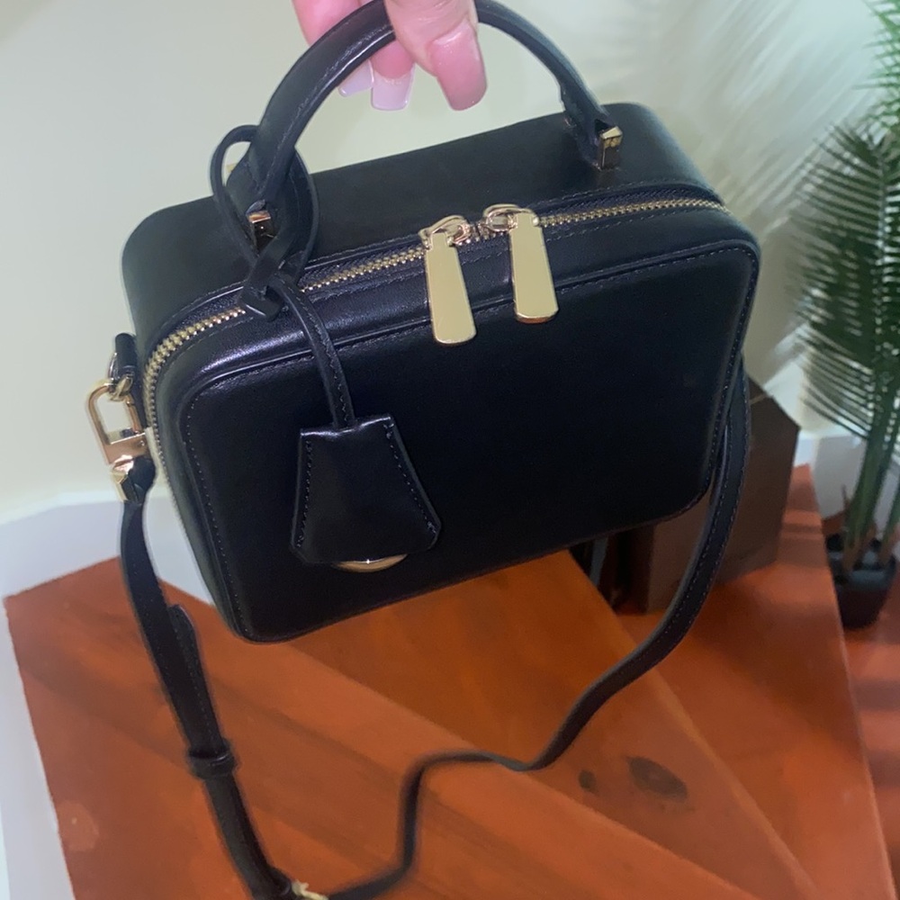 Italic Leah Camera Bag Authentic Leather Versatile Hand or Shoulder/Cross Body